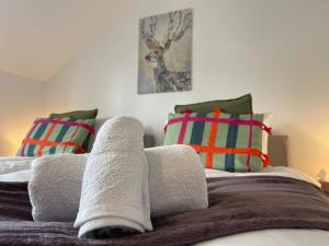 Cosy 8-Bed Dover, Sleeps 8, EV and Free Parking