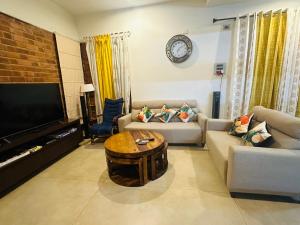 Aarudhra villa