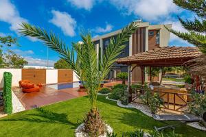 NEAR BY THE LAND OF LEGENDS , LUXURY ViLLA SPARTACUS