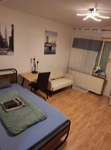 Kleines Appartement mit Terasse - Apartmány, Karlsruhe