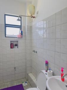 TamuTides Studio Cozy and Work -Friendly Stay in Nyali