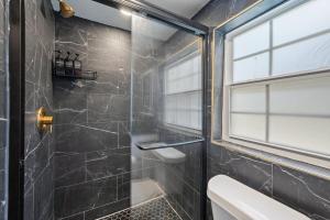 Work & Play 4 BR Escape with Pool