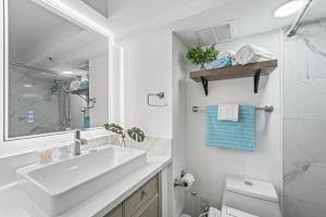 Ocean views upgraded modern studio by HOC Realty