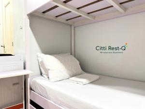 Affordable Stay with Free Pool, Netflix & Wifi Alabang SC5