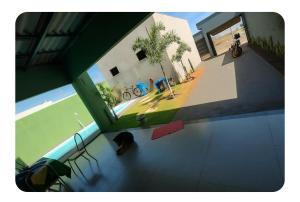 Casa com dois quartos com piscina próx shopping