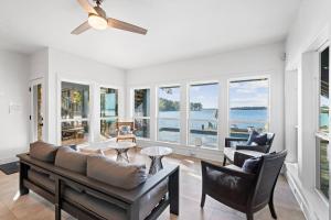 Lakefront LUXE | Pool, Spa, Jet Ski at Happy Place