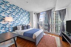 Chic Fort York Studio Cozy Retreat in Downtown