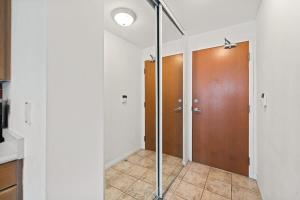 Chic Fort York Studio Cozy Retreat in Downtown