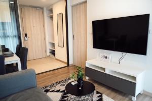 Laguna 1BR Apt Rooftop Pool Gym 1313