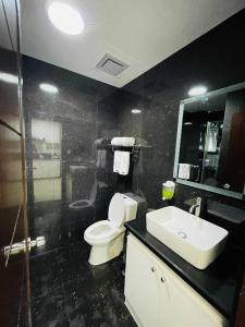 La Grande Studio 801 balcony WiFi Netflix