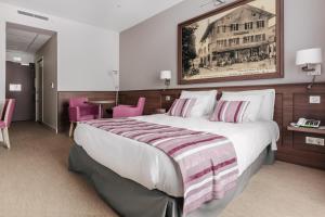 Hotels Hotel-Cafe du Trinquet : photos des chambres