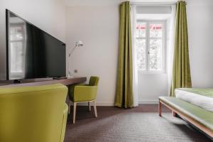 Hotels Hotel-Cafe du Trinquet : photos des chambres