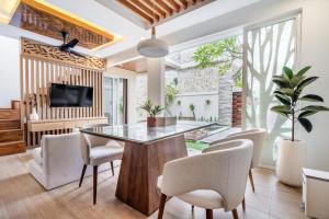 Private Pool Villa Arsy w Rooftop By Orivista