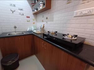 Cozy Downtown Hideaway