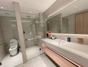 ALaCarte Hạ Long - Serviced Apartment Sea view