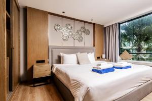 Seaside 1BR Apt Pools Shuttle S5309