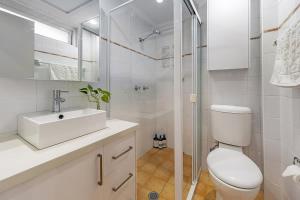 Oasis Retreat by Cremorne Point Walk