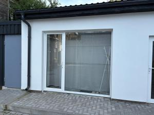 Quiet, Charming Studio Apartment on Ground Floor