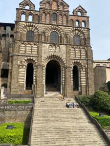 Face à face époustouflant avec la cathédrale !