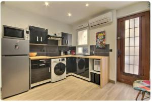 2 rooms 30 m2 full of charm, in the heart of the 7th arrondissement Marseille