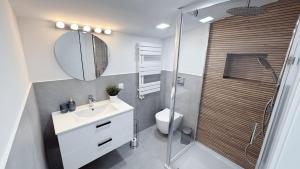 A Tranquil Attic Retreat Near Old Town