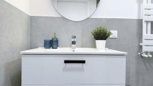 A Tranquil Attic Retreat Near Old Town