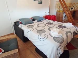 La maison au bout de lallée