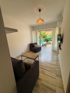 Grand studio avec jardin, proche plage, Menton