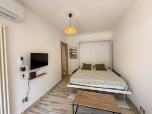 Grand studio avec jardin, proche plage, Menton