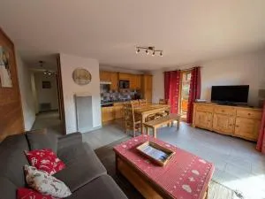 Grand Apt 8 pers, accès pistes, terrasse garage, confort montagne - FR-1-445-1
