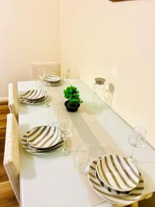 Cosy and Conveniently located 2BR Apt in Hawthorn