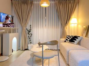 COZY BUTTERHOUSE, Near Metro, Close to Airport, Hongdae, WIFI, Long Biz Trip, Local Vibe