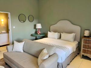 Room Sweet Room - Seminyak Center, walk to the Beach