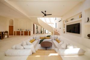 Kalesma Uluwatu Luxury 6BR Side by side