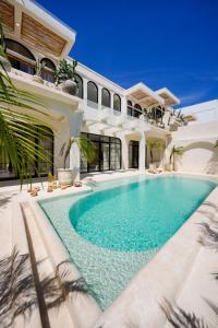 Kalesma Uluwatu Luxury 6BR Side by side