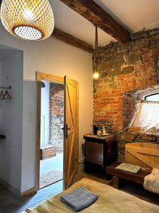 Vegan House - kamienny pokój