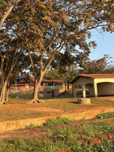 Magnífica Chácara com Fundo para a Represa