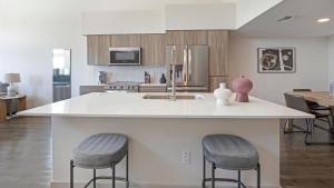 Biltmore Apartments by Landing