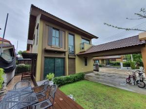 Cha-Am Hua-Hin Beach Villa by BirdOfParadise