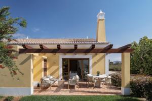 2 bdr Villa with Ocean-View Shared Pool, Luz, Lagos