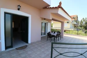 Loukissia Villa Mare