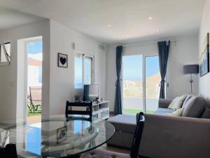 Lovely Ocean House by Alquiler de Sueno