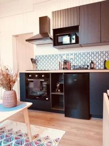 Little Corsaire Gare parking & bus