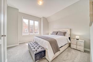 Spacious 3 Bedroom Townhome Near Thermea Spa and Casino Ajax