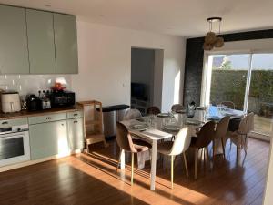 Maison familiale de plein pied - Parking gratuit