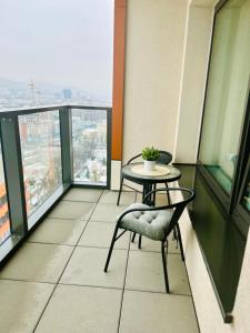 Stylish 19th-Floor Klingerka Apartment with Stunning Castle Views & Free Parking