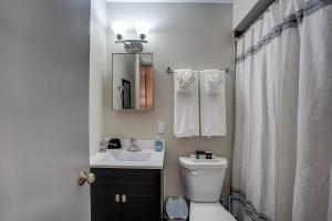 Private entrance Free Parking Near Medical Cente