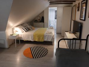 Funky place, near center and beach