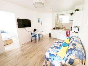 Appartement 2 pièces avec Balcon, Clim et Parking au Port de Hyères
