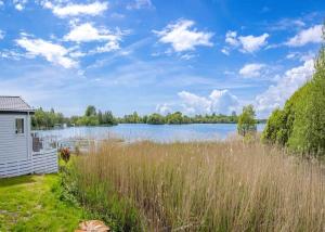 Chichester Lakeside holiday park
